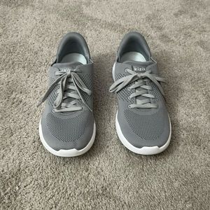 Brand new men’s Kizik size 9